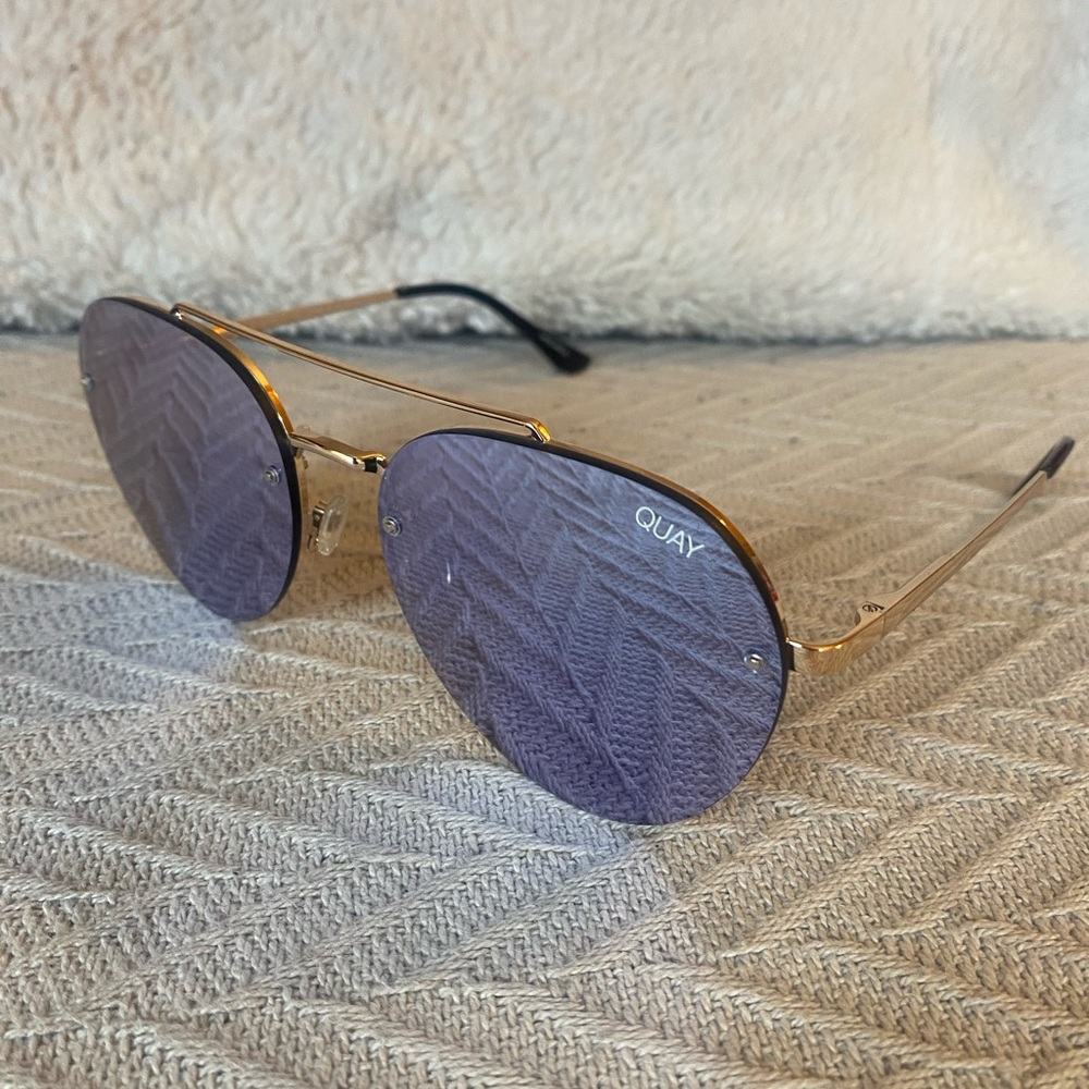 Quay Somerset 126 Round Mirrored Sunglasses